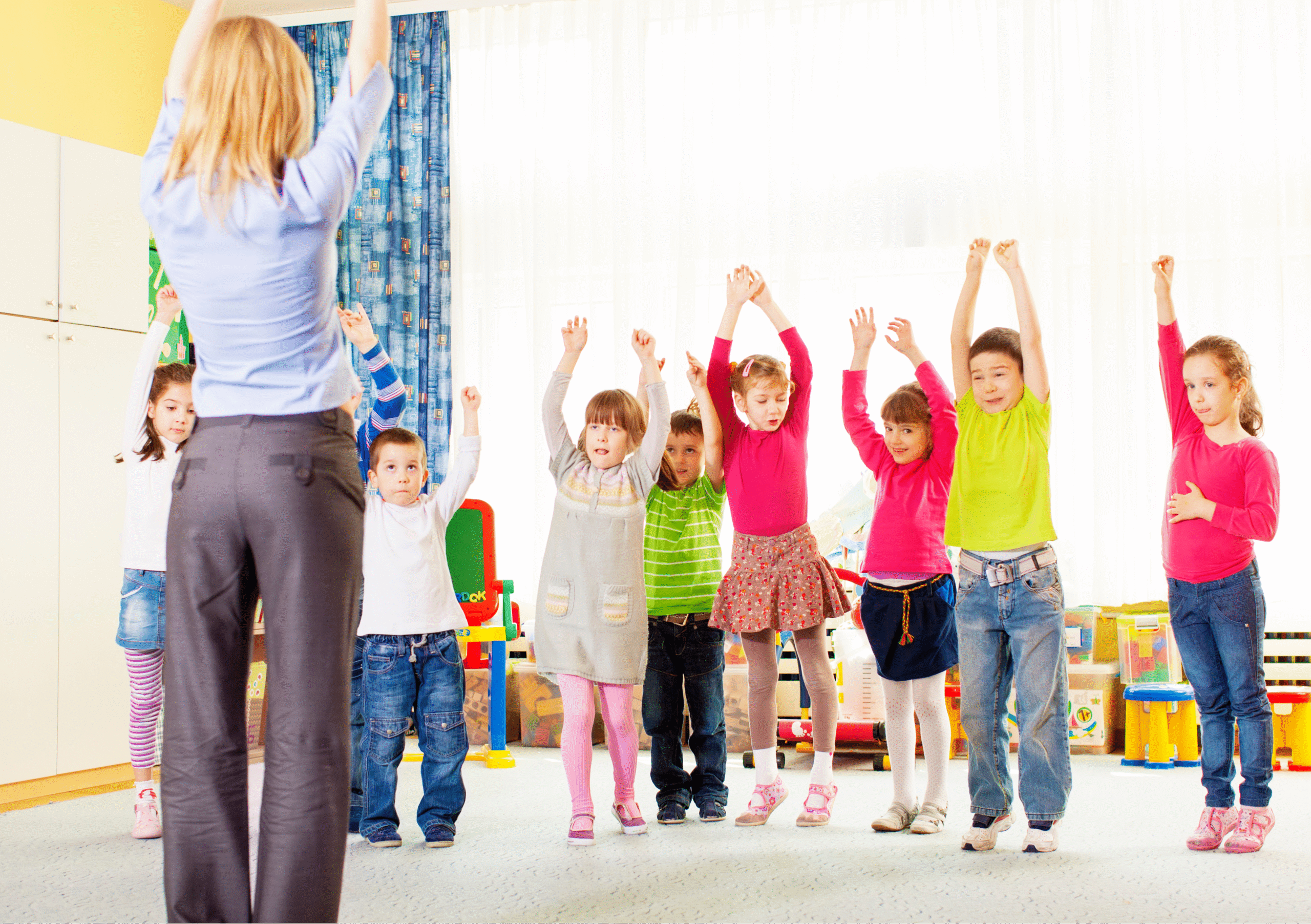 Nauczyciel z uczniem podczas ćwiczeń